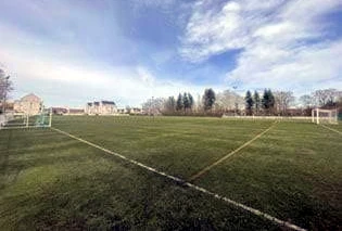 Terrain de football du centre